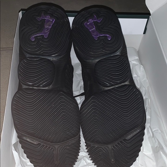 “I’m king” LeBron 16’s - Picture 2 of 6